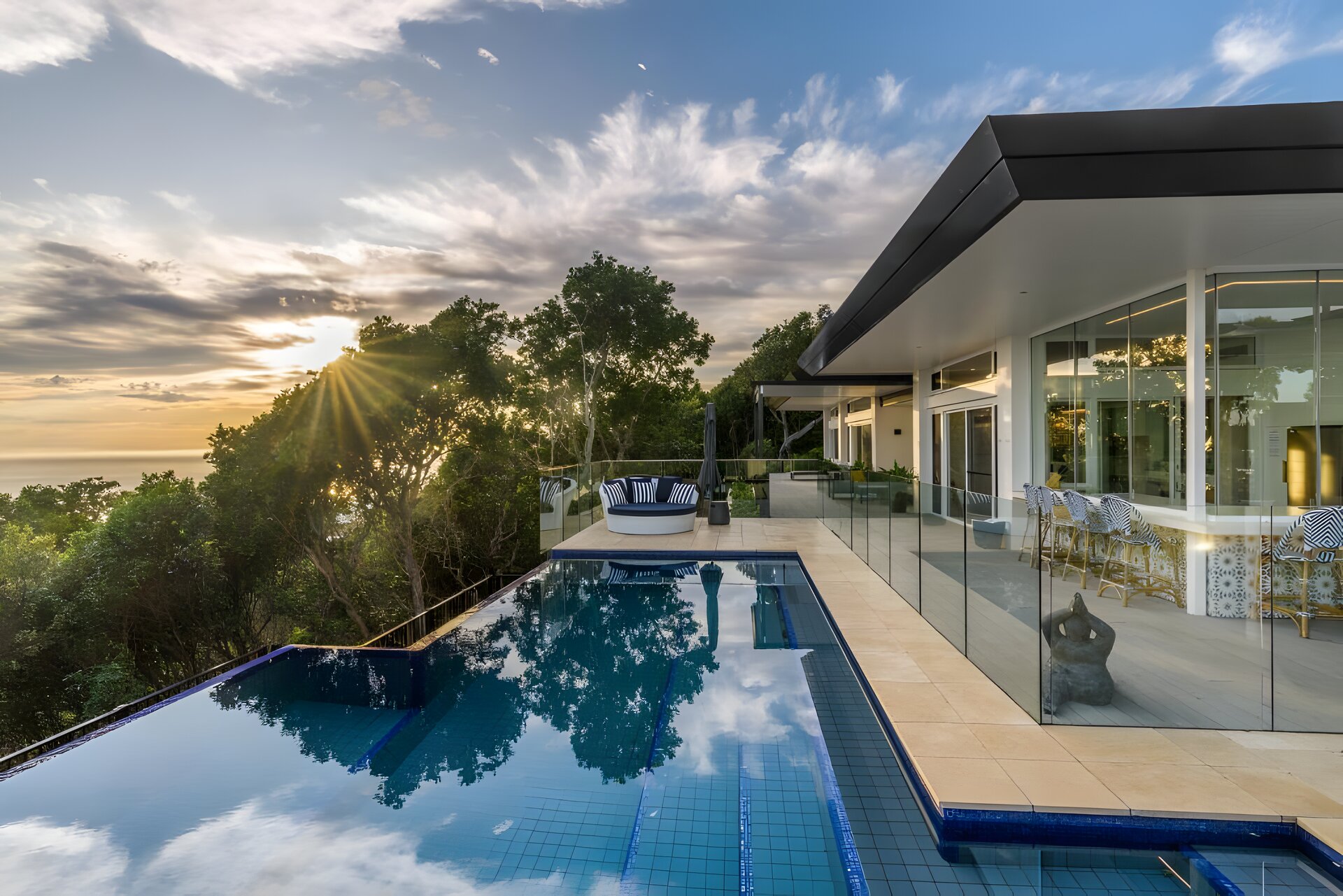 Wave Hill House And Pool House