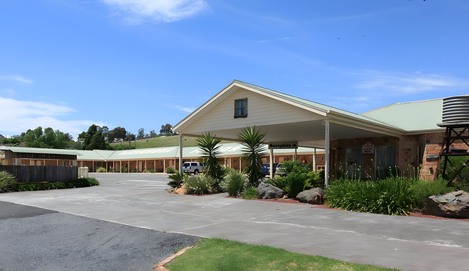 Tuckerbox Motor Inn